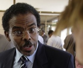 وزير الدولة بوزارة النفط السودانية علي محمد عثمان - رويترز