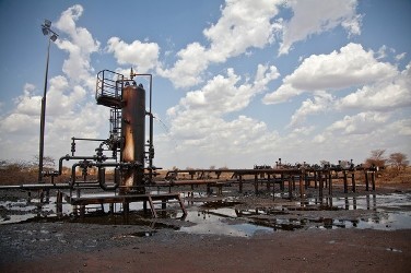 صورة تظهر احدى المنشأت النفطية في الهجليج