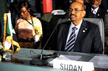 الرئيس عمر البشير يقود وفد السودان لمنتدى (تانا)- ارشيف