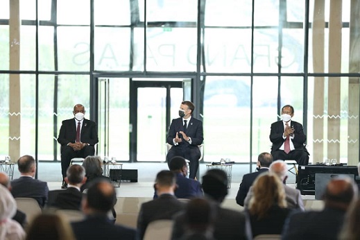 ماكرون يتوسط البرهان وحمدوك في افتتاح جلسات مؤتمر باريس ..الإثنين 17 مايو 2021