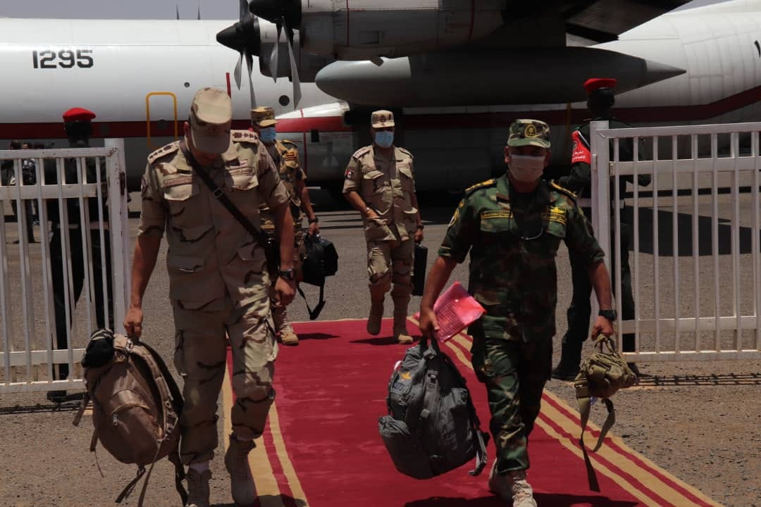 قوات مصرية لدى وصولها قاعدة الخرطوم الجوية ـ الجمعة 21 مايو 2021