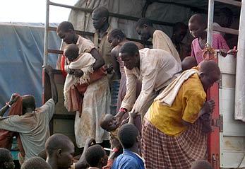 A_Sudanese_refugees_arriving_at_Kyangwali.jpg