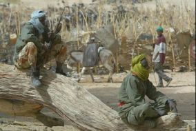 Chadian_soldiers_guard_the_border_with_Sudan-2.jpg
