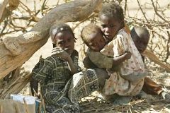 Sudanese_refugee_children-2.jpg