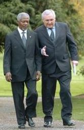 Kofi_Annan_talks_with_Bertie_Ahern.jpg