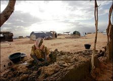 A_displaced_woman_Darfur_.jpg
