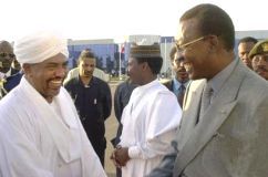 Idriss_Deby_Omer_el-Bashir.jpg