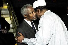 AU_Alpha_Konare_welcomes_UN_Kofi_Annan._AFP_.jpg