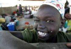 A_Sudanese_child_gestures.jpg