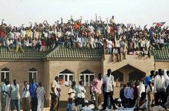 Sudanese_on_the_roof.jpg