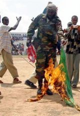 Islamist_burns_Ethiopian_flag.jpg
