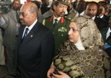 al-Bashir_his_wife.jpg
