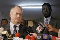 New US special envoy for Sudan Richard Williamson(L), seen here with Sudanese Foreign Minister Deng Alor in Khartoum (Reuters)