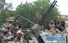 Chadian_soldiers_parade.jpg