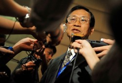 Chinese Special Envoy for Darfur Issue Liu Guijin speaks to the media after the opening ceremony of the international conference on the Darfur Peace and Development at a hotel in Beijing on June 26, 2008 (AFP)