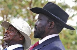Uganda's President Yoweri Museveni (L) addresses the press at the Ministry of Presidenial Affairs of South Sudan in Juba on April 14, 2008 flanked Government of South Sudan President, Salva Kiir (AFP)