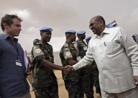 al-Bashir_with_UNAMID.jpg