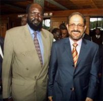 Sudan’s presidential adviser Ghazi Salah Al-Deen (R) standing next to 1st Vice President Salva Kiir