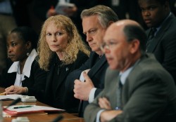 Mia Farrow (2nd L), Chairperson of Dream for Darfur Advisory Board, Ambassador Richard Williamson (2nd R), US Special Envoy to Sudan, listen to US Deputy Ambassador to the United Nations Alejandro Wolf (R) during meeting on June 17, 2008 at UN headquarters in New (AFP)