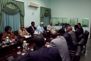 AU Panel on Darfur meets VP Taha (photo UNAMID- Olivier Chassot)