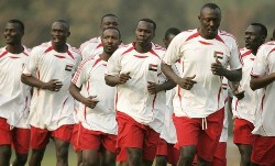 Sudan's players run during a soccer training session in Kumasi January 25, 2008 (Reuters)