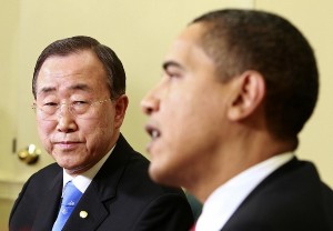 President Barack Obama (R) speaks alongside United Nations Secretary General Ban Ki-moon in the Oval Office of the White House in Washington, March 10, 2009 (Reuters)