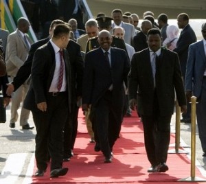 File photo showing Sudanese President Omer Hassan al-Bashir (C) arrives at Ataturk International Airport in Istanbul August 18, 2008 (Reuters)