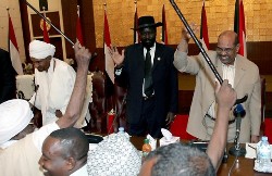 Sudanese President Omar al-Beshir (R), south Sudanese president and First Vice President Salva Kiir (C) and former Sudanese prime minister Sadiq al-Mahdi (L) attend the opening of a Sudanese peace conference in Khartoum on October 16, 2008 (AFP)