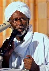 Sudanese opposition leader Hassan Turabi talks during a press conference in Khartoum, Sudan, Tuesday May 13, 2008 (AP)