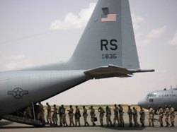 Rwandan soldiers board US planes en route to Darfur