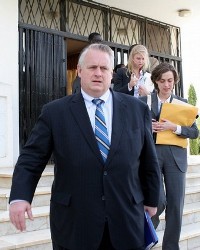 US special envoy for Sudan, Richard Williamson, leaves after meeting with Sudanese Foreign Minister Deng Alor (unseen) in Khartoum on June 2, 2008 (AFP)