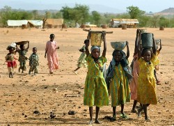 Sudanese refugee children pose at the Farchana refugee camp that has more than 20,000 Darfur and eastern Chadian refugees on June 26, 2008 (AFP)