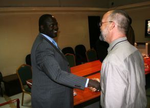 Machar_with_UNMIS_official_in_Khartoum.jpg