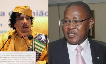 Libyan leader Muammar Gaddafi (L) and Vice President of Botswana Mompati Merafhe (R)