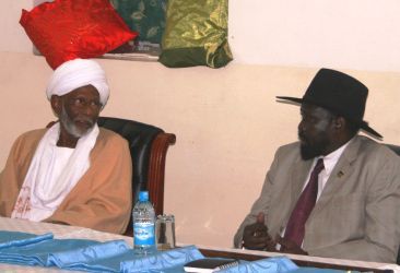 Sudan's VFP Salva Kiir Maydrit and PCP leader Hassan Al-Turabi during a meeting held in Juba on Sept 12, 2009 (Photo by Chuol Laam)