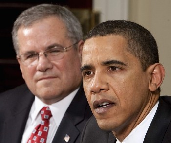 File photo showing U.S. President Barack Obama (R) meets with Sudan Special Envoy General Scott Gration in the Roosevelt Room of the White House in Washington March 30, 2009 (Reuters)