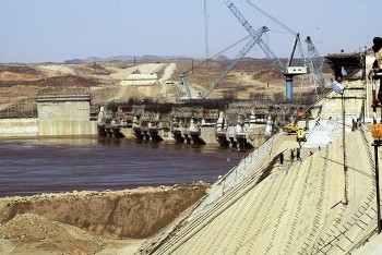 File photo showing general view of the newly built Merowe Dam in northern Sudan, August 14, 2007 (Reuters)