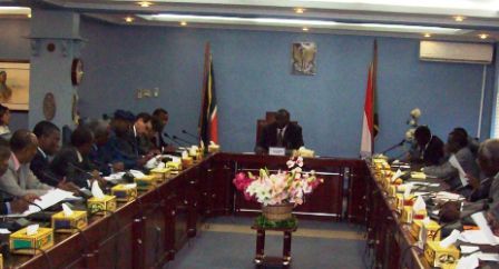 AU Peace and Security Council ambassadors (R) meeting with South Sudan cabinet  (L), Juba, November 26, 2009 (Photo by James G. Dak, ST)