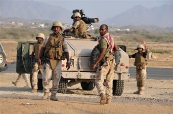 Saudi soldiers is seen in the southern province of Jizan, near the border with Yemen, Saudi Arabia, Saturday, Nov. 7, 2009 (AP)