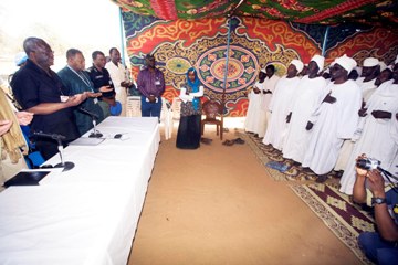 UNAMID Joint Special Representative Ibrahim Gambari meets with IDPs at the Zam Zam camp in North Darfur on 22 February 2010. (Photo: Albert Gonzalez Farran / UNAMID)