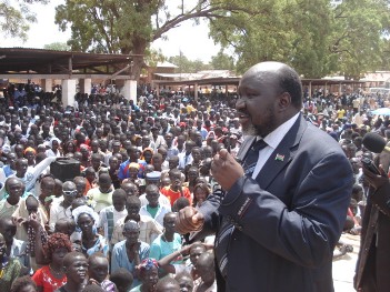 SPLM Lakes state governor candidate Chol Tong Mayay speaking in Rumbek Freedom Square