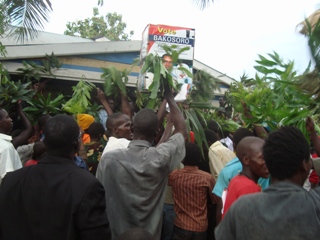 Bakosoro supporters out side the place of the meeting in Juba, Wednesday March 31, 2010 (ST)