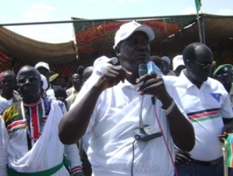 This photo shows SPLM's Kuol Manyang Juuk campaigning in Pam, Fangak HQs on March 11, 2010 flanked by South Sudan internal Minister Gier Chuang (L) and Sudan State minister fof Water and irrigation James Kok Ruea (R). Both Ministers are candidates in April elections (ST)