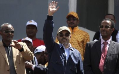Meles Zenawi (C) waves to supporters of the Ethiopian People's Revolutionary Democratic Front (EPRDF) party at the Meskel Square in Addis Ababa May 25, 2010 (Reuters)