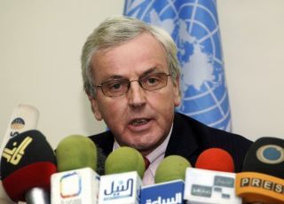 UN humanitarian chief John Holmes