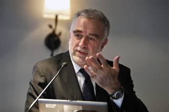 International Criminal Court prosecutor Luis Moreno Ocampo gestures during a press conference, in Paris, Tuesday July 13, 2010 (AP)