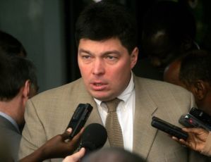 Russian envoy Mikhail Margelov talks to reporters outside the foreign ministry in Khartoum on January 25, 2009. (Getty)