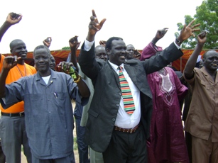 Acting governor, Minister of Animals Resources and Fishery Mr. Samuel Lony wave hand to SPLM Youths demonstration in Unity State (ST)