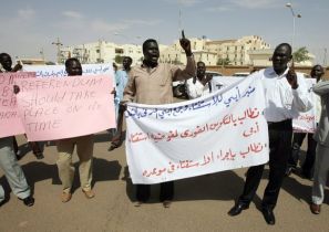 Members of Abyei civil society groups shout slogans during a protest outside the United National offices in Khartoum on September 23, 2010  (Getty)