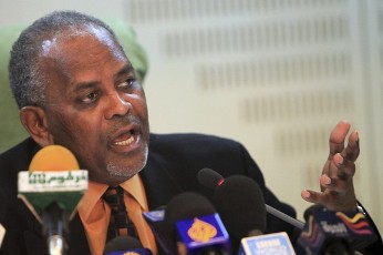 Sudan's central bank governor Sabir Mohammad al-Hassan speaks during a news conference attended by the heads of Sudan's commercial banks in Khartoum September 30, 2010 (Reuters)